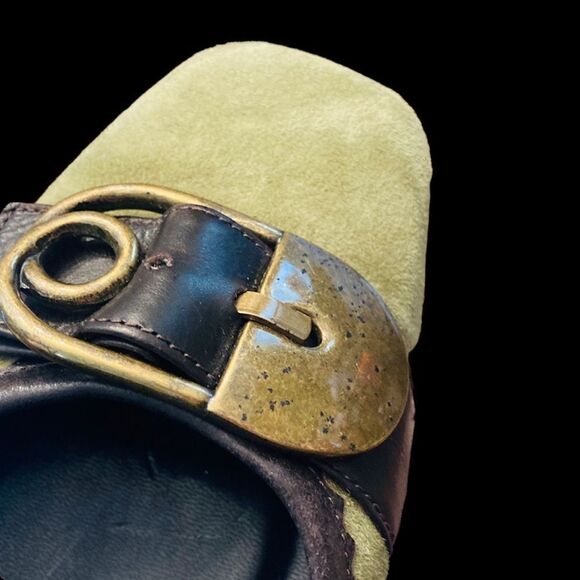 Vaneli Green Suede Pumps Antique Gold Buckle,Chocolate Tr… - Picture 7 of 10